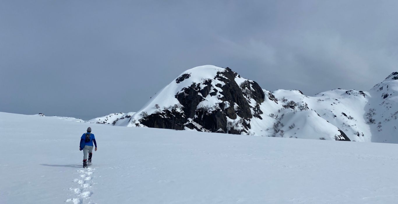 Trekking en nieve en el Parque Nacional Villarrica.